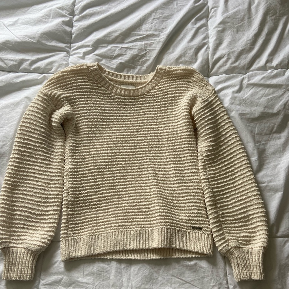 Small Abercrombie & fitch cream colored sweater